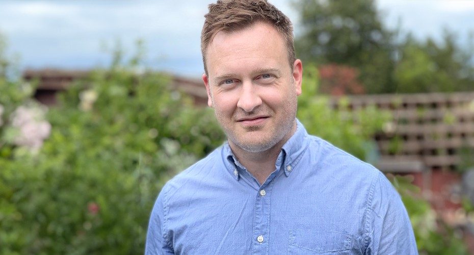 Dr Gavin Price
